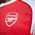 Arsenal Home Kit Gabriel Jesus #9 2025/26 (Premier League) – red and geometric retro football jersey detail view
