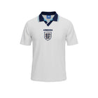 Camiseta de fútbol retro de Inglaterra 1994 de Umbro en blanco con cuello azul marino y detalles en azul cielo. Escudo de los Tres Leones en el pecho.
