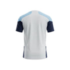 Camiseta de entrenamiento blanca de manga corta Adidas Climacool de Argentina 2026 con mangas azul marino y detalles curvos azul claro.