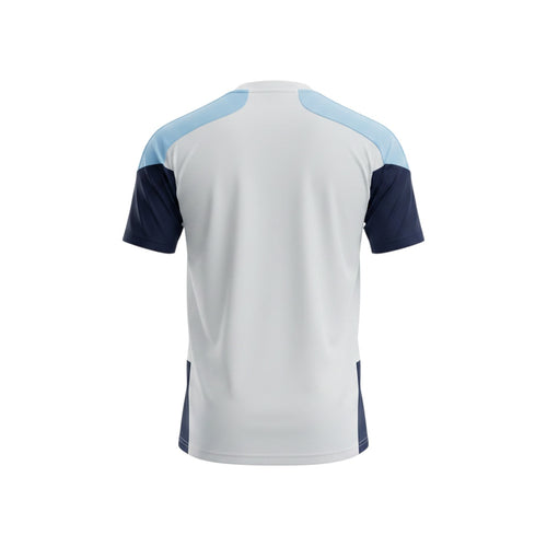 Camiseta de entrenamiento blanca de manga corta Adidas Climacool de Argentina 2026 con mangas azul marino y detalles curvos azul claro.