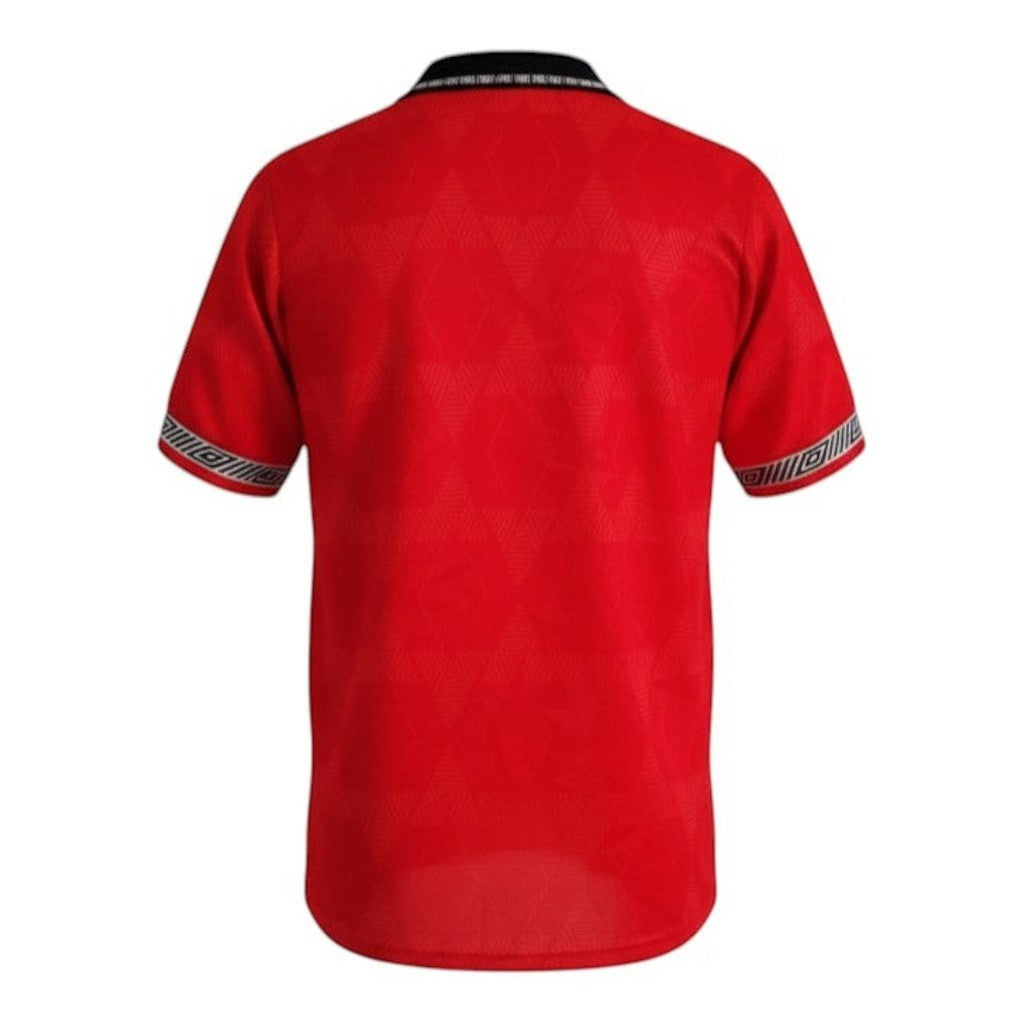 Hinchas Sportswear Store England 1990 World Cup retro red Umbro football jersey with black collar and sleeve trim.