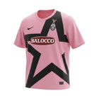 Hinchas Sportswear Store Juventus FC 2011/12 retro pink away jersey with black star graphic, Balocco sponsor, and #21 Pirlo detail.