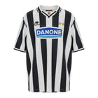 Hinchas Sportswear Store Juventus FC 1994/96 retro home jersey, black and white stripes, V-collar, Danone sponsor, Kappa logo, two gold stars.