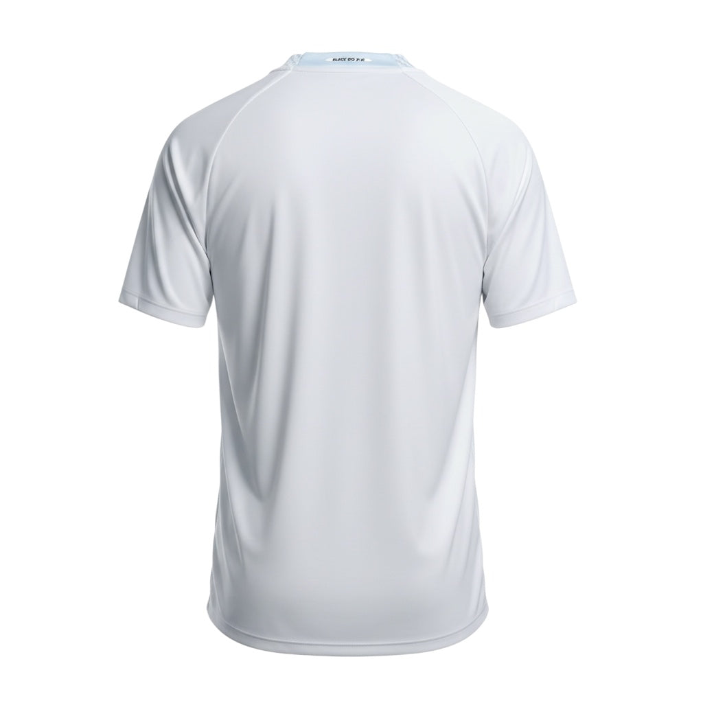 Hinchas Sportswear Store white Santos FC Umbro football jersey with V-neck and embroidered crest.
